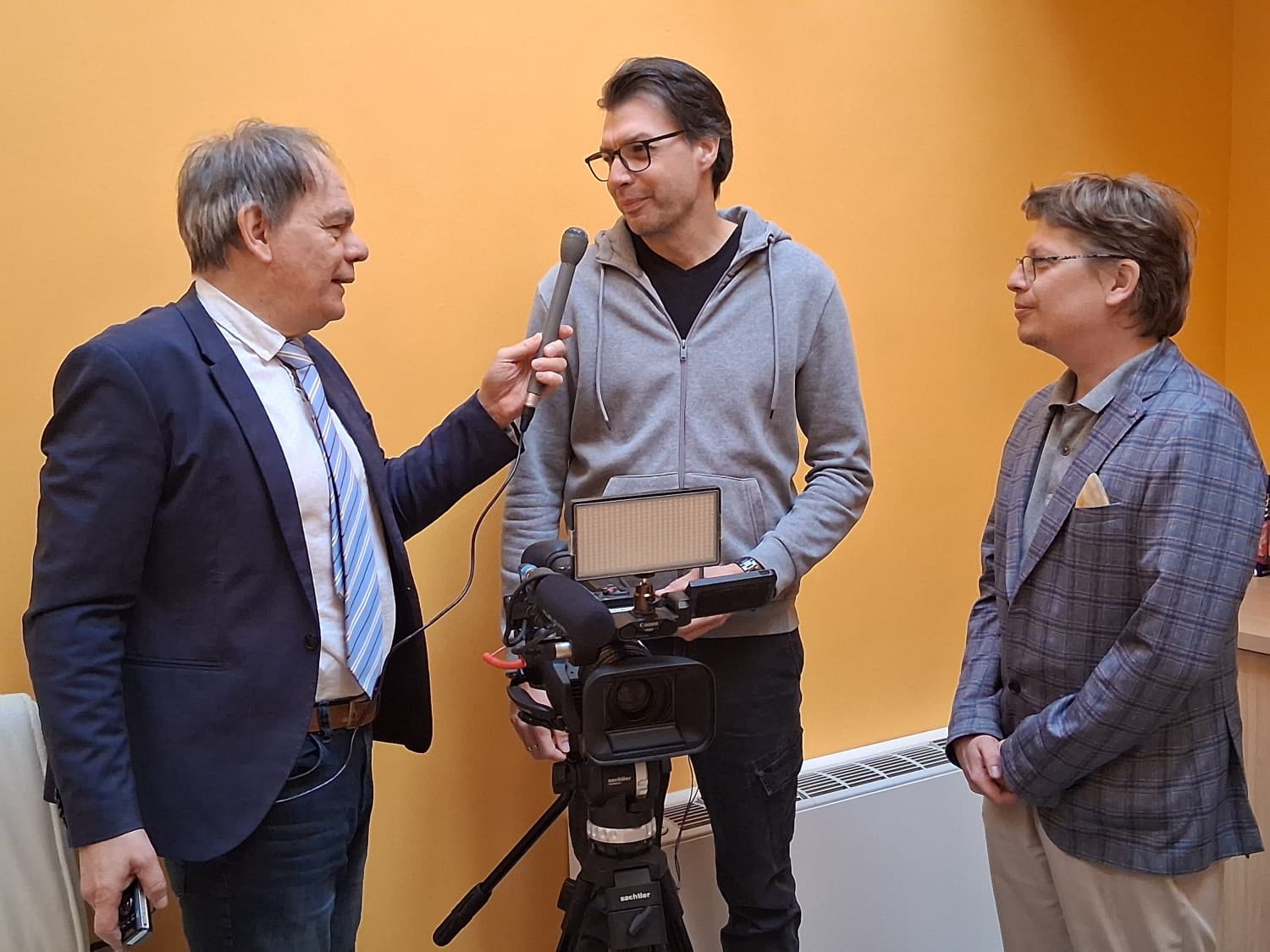 
							 | A színházi közvetítés 
							