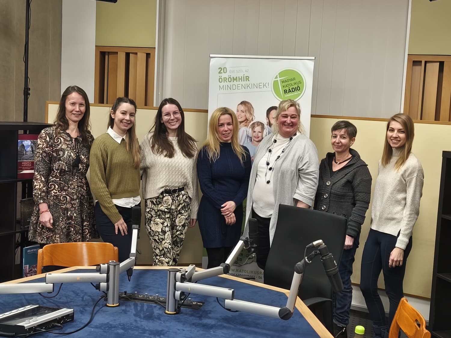 
							 Koraszülöttől a családig – közös út, közös felelősség 
							