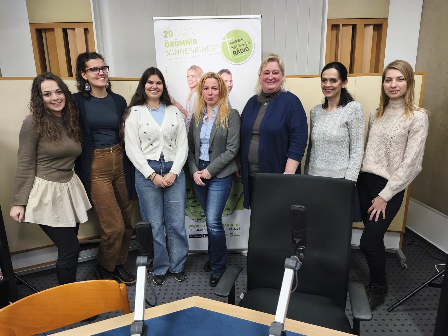 
							 Koraszülöttek érkezése a családba. Fejlesztésük. Halláskárosodás észlelése, korrigálása. 
							