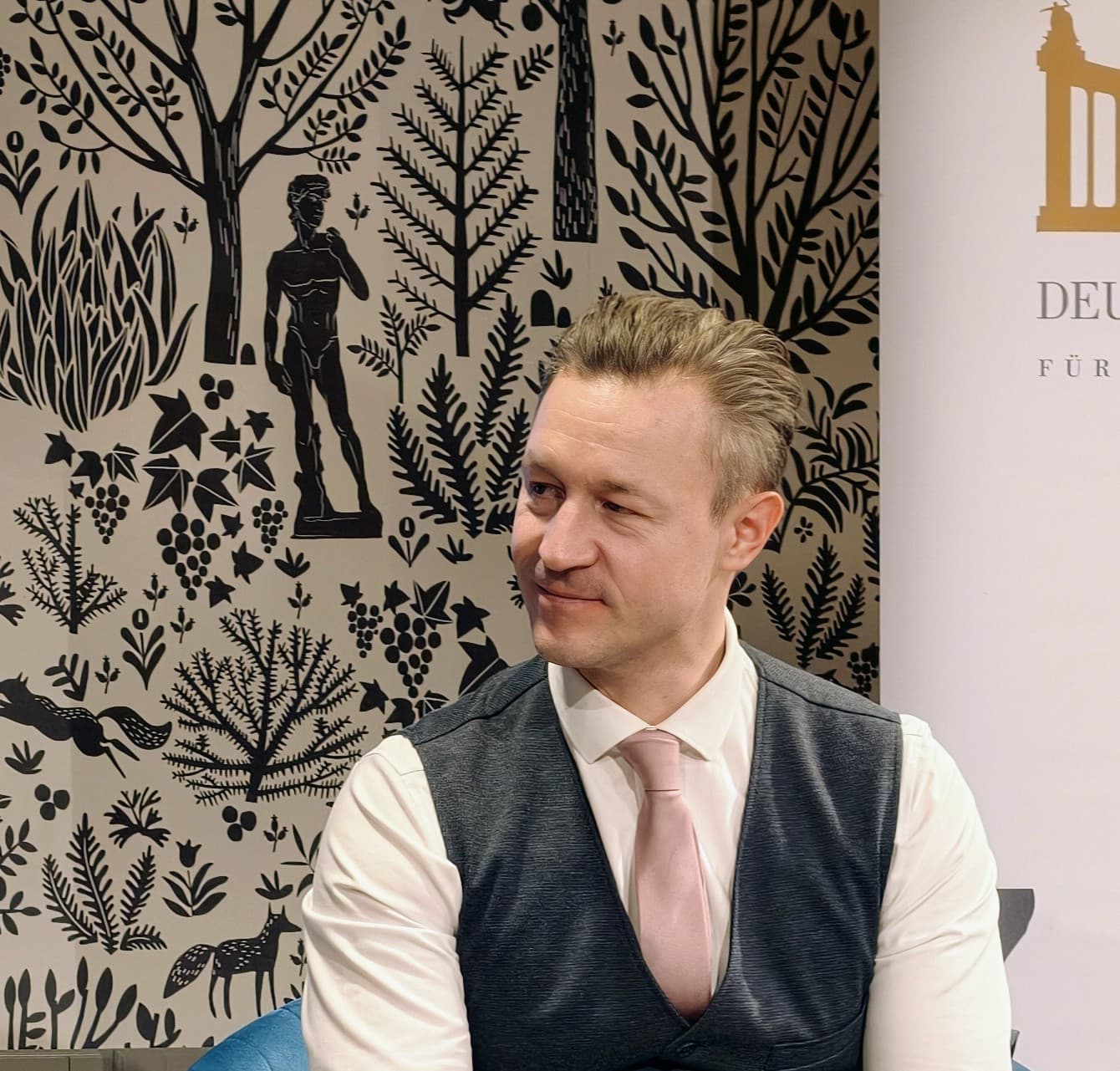 
							 Mesterséges Intelligencia a politikai és geopolitikai átalakulás hátterében 
							