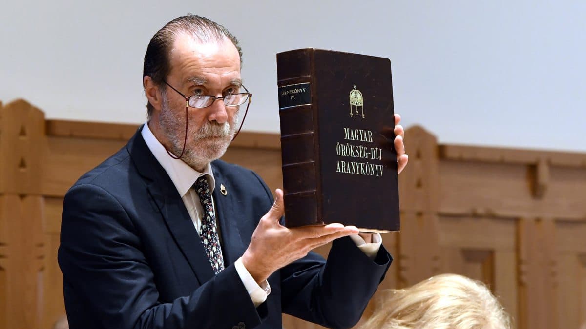 
							 Három évtizede a kultúráért - 30 éves a Magyar Örökség díj  
							