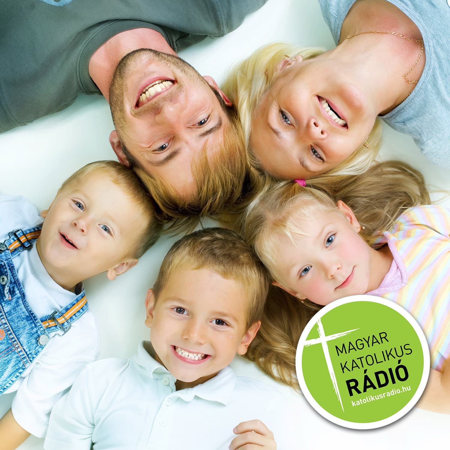 
				 Házunk táján - családi magazin 
				