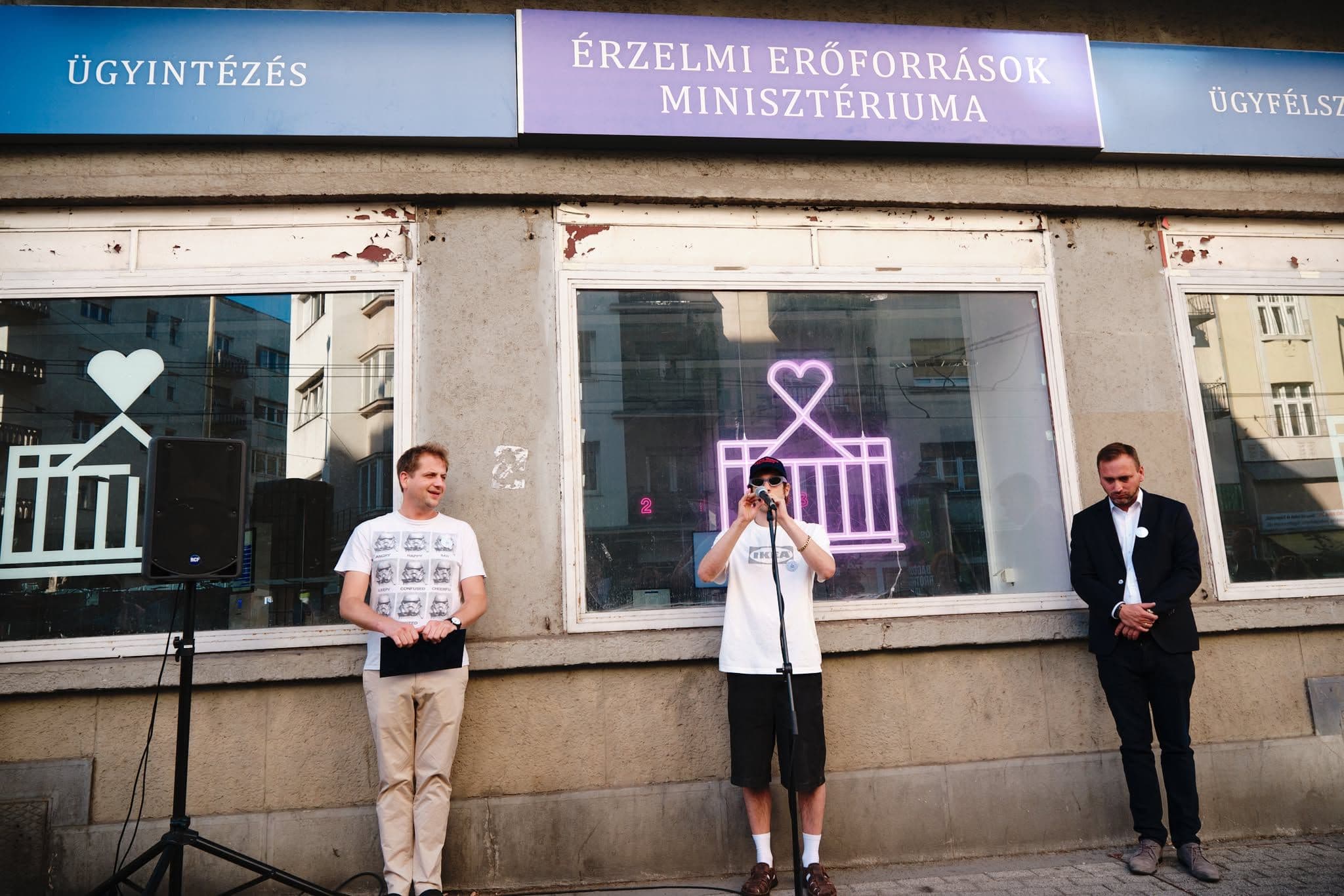 "A mozimágnás és az intézményalapító"  - Dér Zsolt, Juhász Nóra az Érzelmi Erőforrások Minisztériumáról és a Mindenki mozijáról