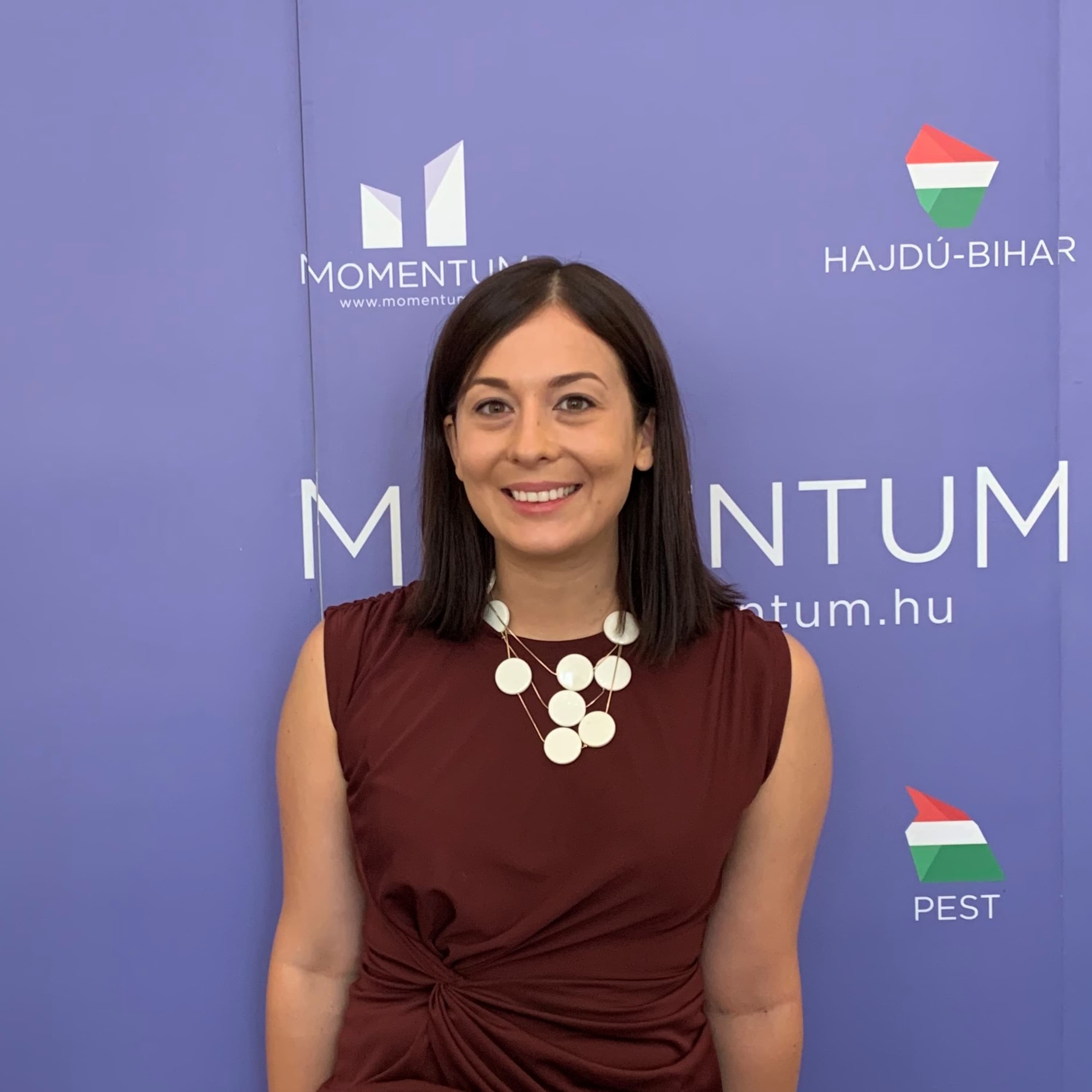 Cseh Katalin - Momentum