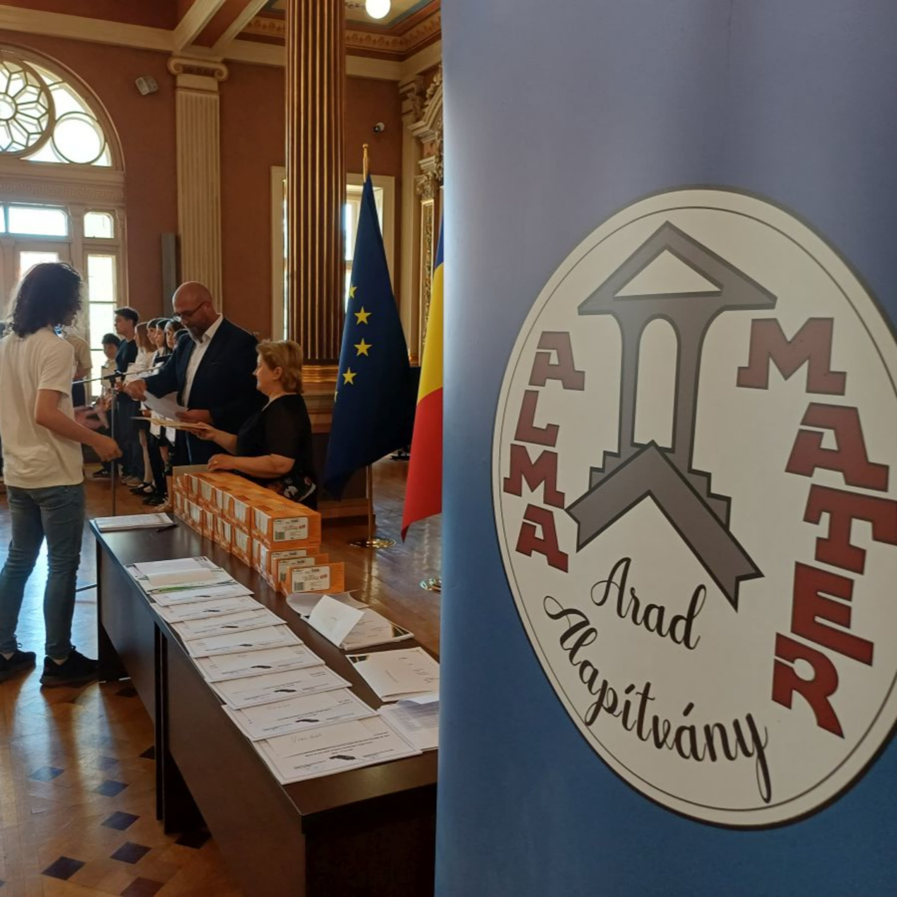 Magyar diákok díjazása a városházán