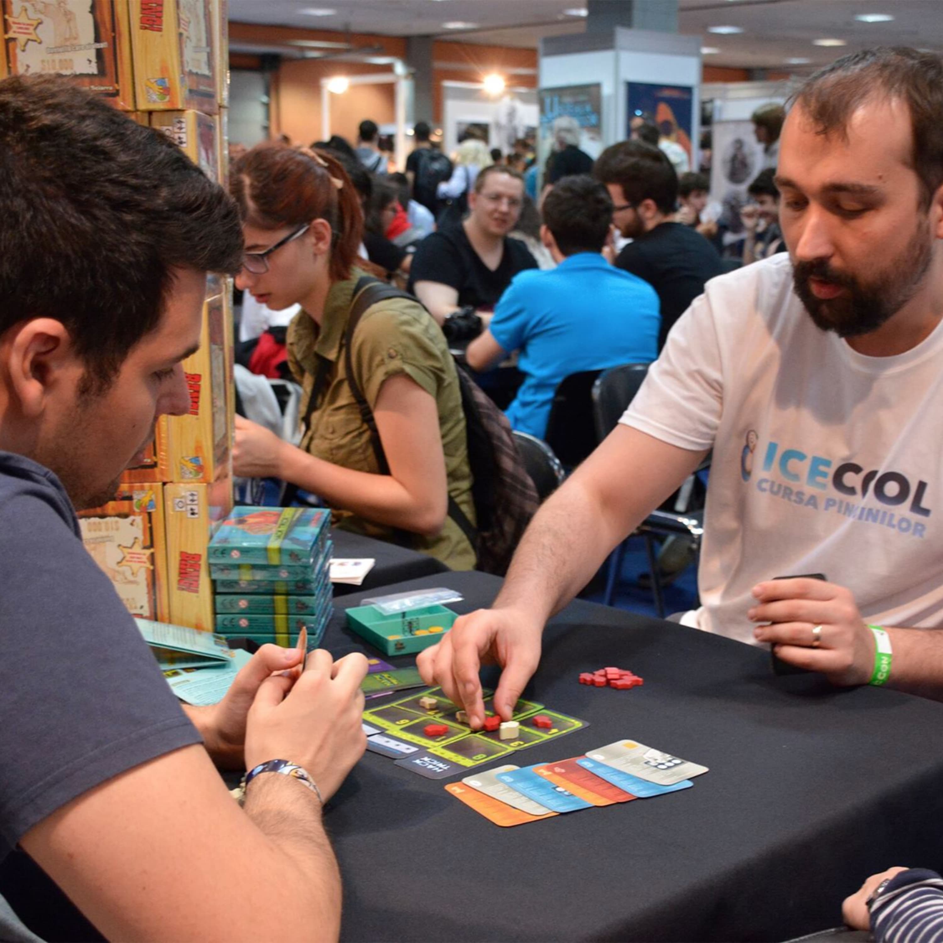 Társasozni jó, május elsején is!