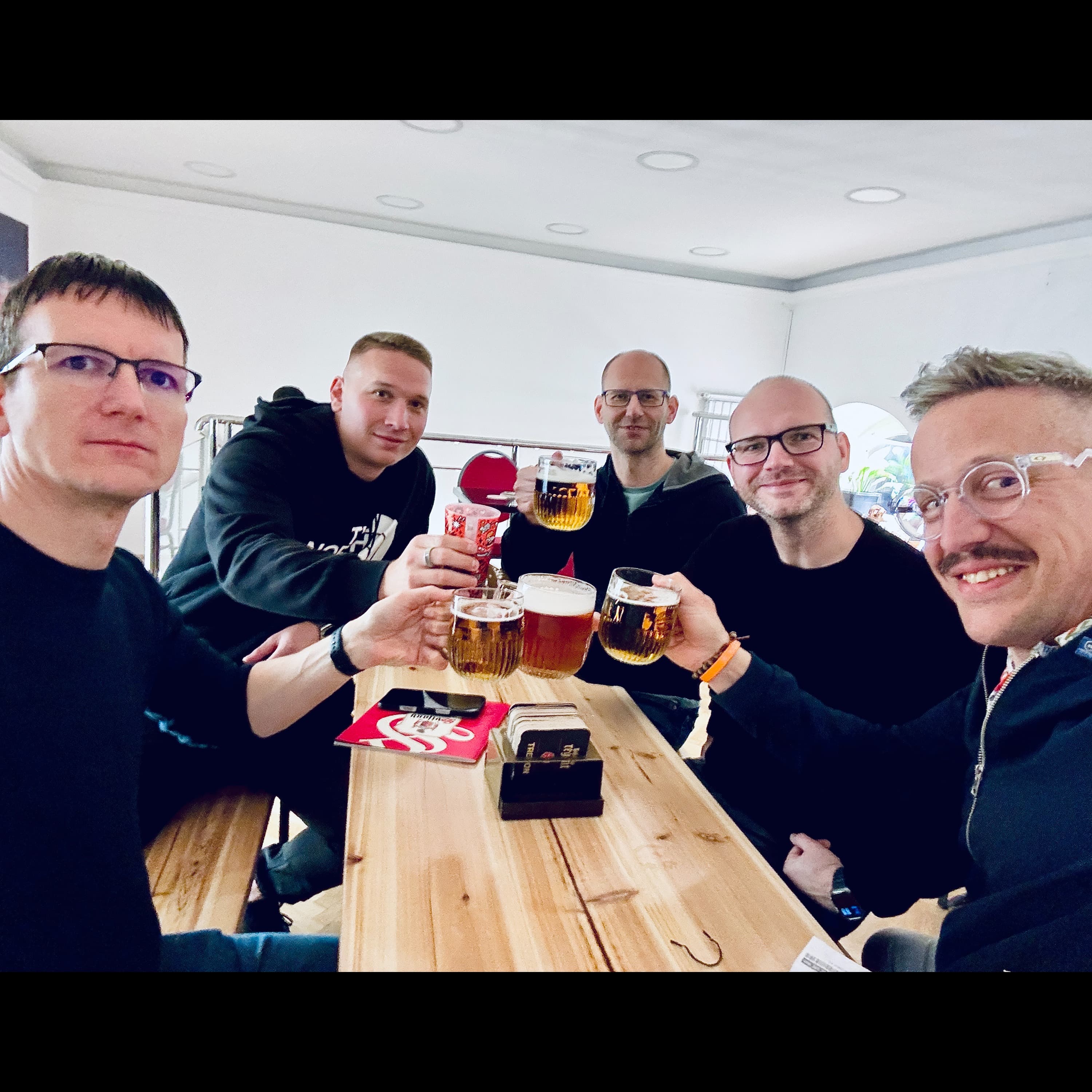 410. Szülinapi adás a Stamgastból